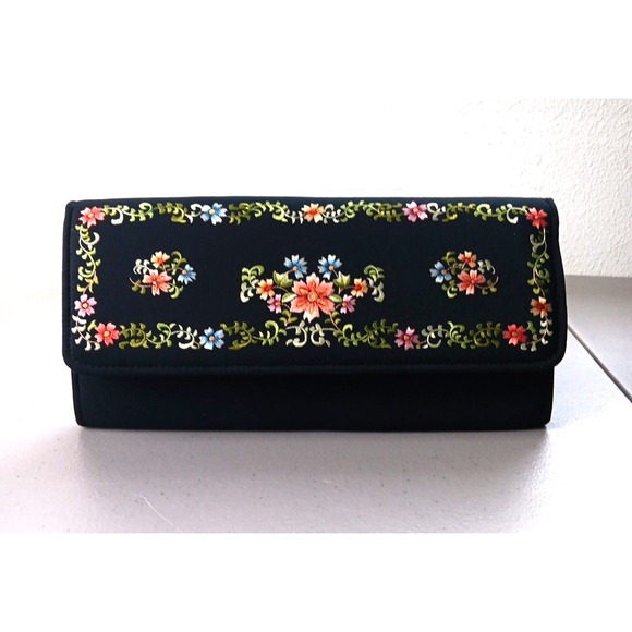 Handbags - VTG Black Floral Embroidered Evening Purse Clutch Bavarian BOHO Prairie Romantic